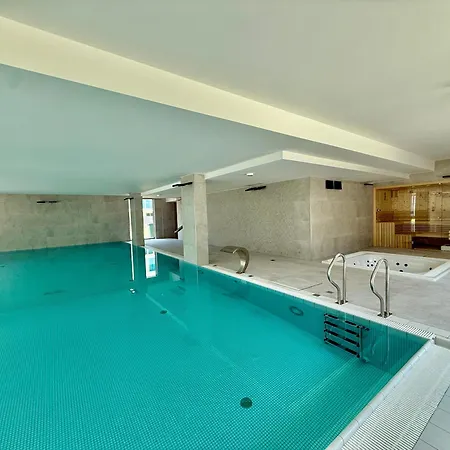 225 Z Basenem, Sauna, Jacuzzi W Cenie - 5d *